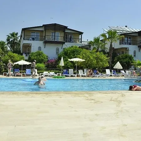 酒店 Club Serena 3*