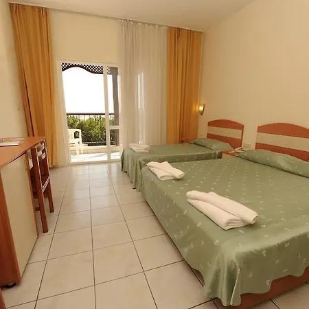 Club Serena מלון 3*