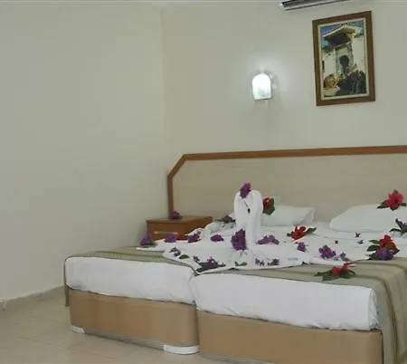 Club Serena מלון 3*